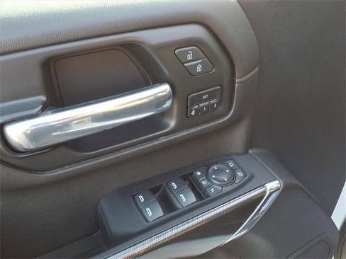 Used 2022 GMC Sierra 3500 AT4 w/ Gooseneck/5TH Wheel Package image 17