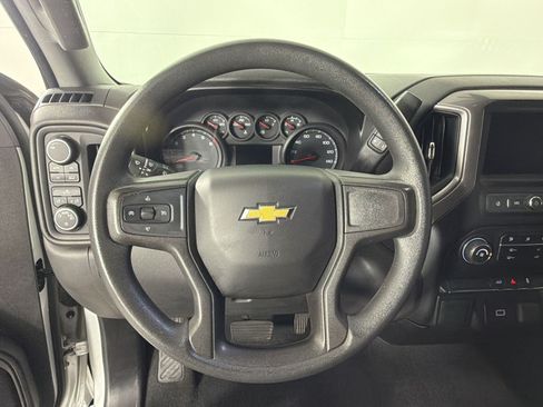 Used 2020 Chevrolet Silverado 1500 Custom w/ Custom Value Package AWD/4WD image 11