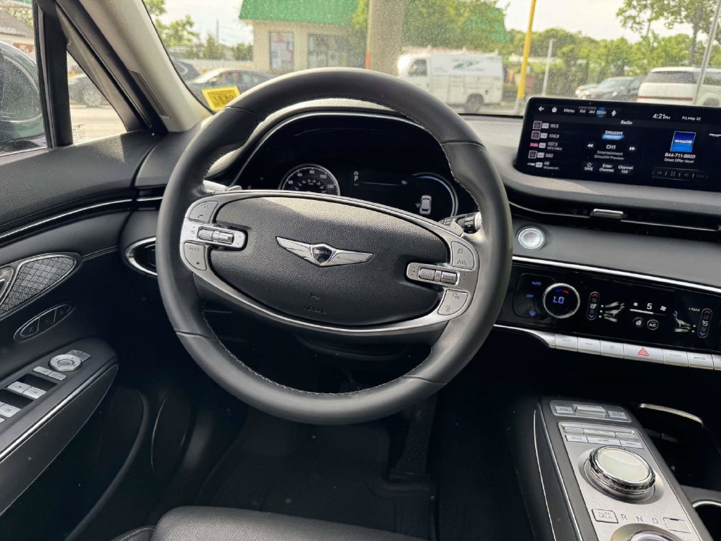 Used 2023 Genesis GV70 2.5T w/ Select Package AWD/4WD image 13