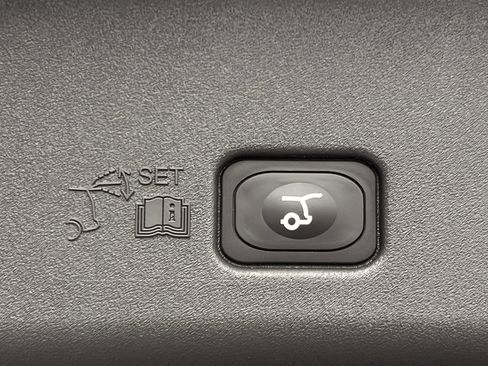 New 2026 Lincoln Nautilus Premier image 25