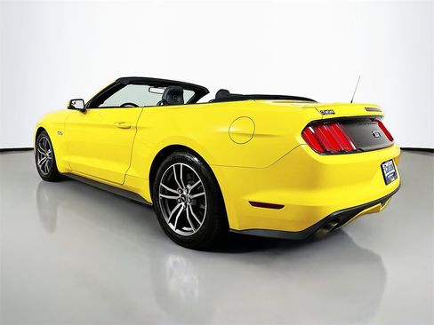 Used 2017 Ford Mustang GT Premium image 5