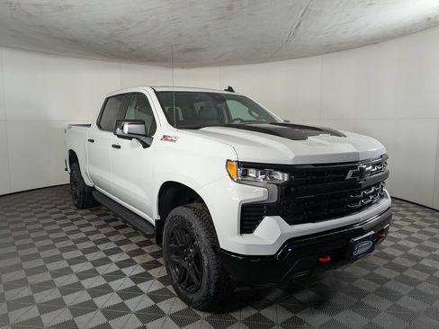 Used 2026 Chevrolet Silverado 1500 LT Trail Boss w/ LT Trail Boss Premium Package AWD/4WD image 5