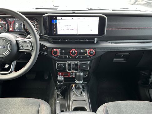 Used 2024 Jeep Wrangler Unlimited Rubicon w/ XTREMEE 35" Tire Package image 15