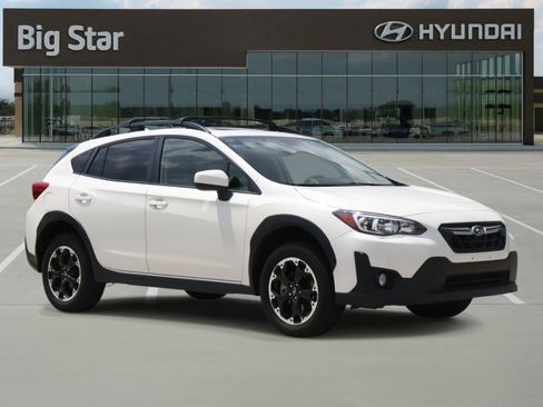 Used 2023 Subaru Crosstrek 2.0i Premium image 6