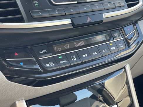 Used 2016 Honda Accord LX image 21