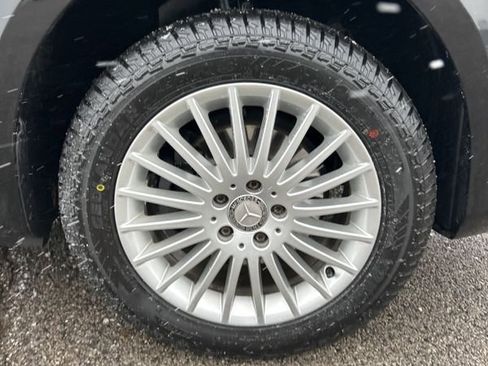 Used 2018 Mercedes-Benz Metris Passenger image 14