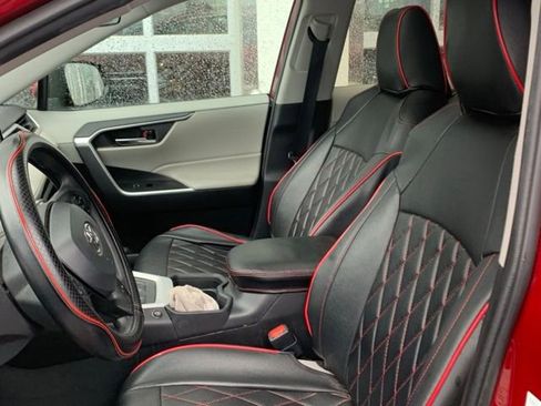 Used 2020 Toyota RAV4 XLE w/ Convenience Package AWD/4WD image 8