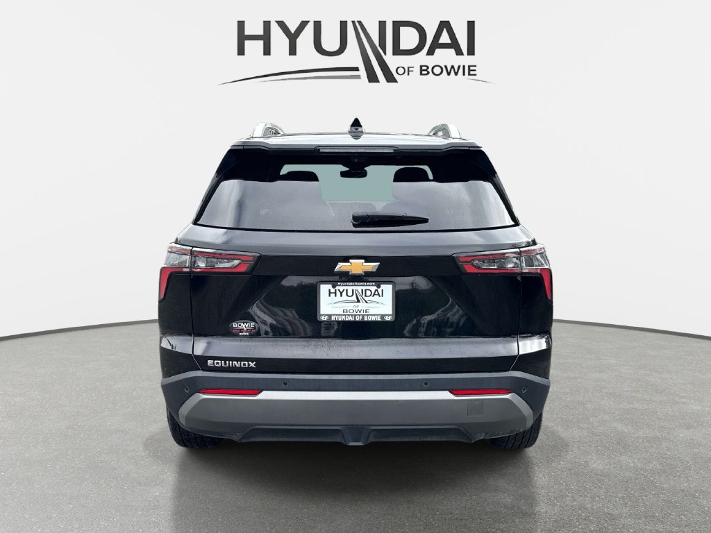 Used 2025 Chevrolet Equinox LT w/ Convenience Package II FWD image 3