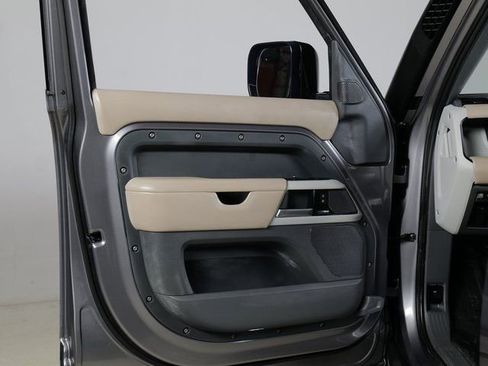 Used 2020 Land Rover Defender 110 HSE image 25