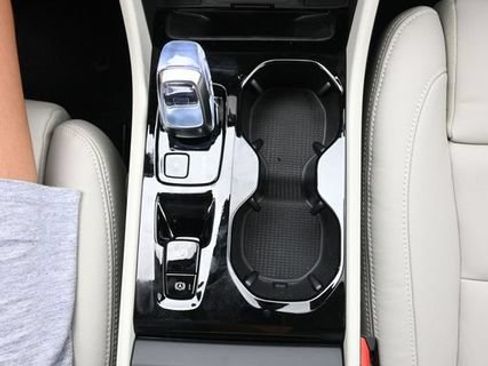 New 2026 Volvo XC40 B5 Plus w/ Protection Package Premier AWD/4WD image 11