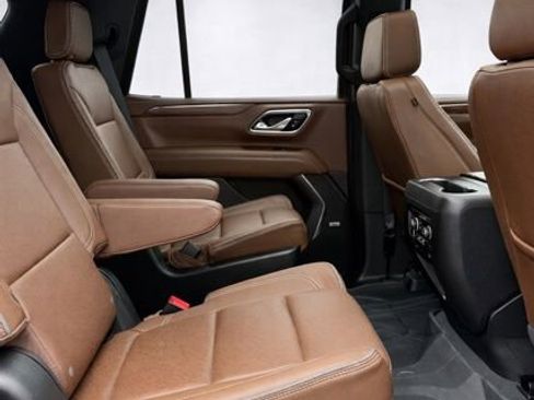 Used 2023 Chevrolet Tahoe High Country image 16