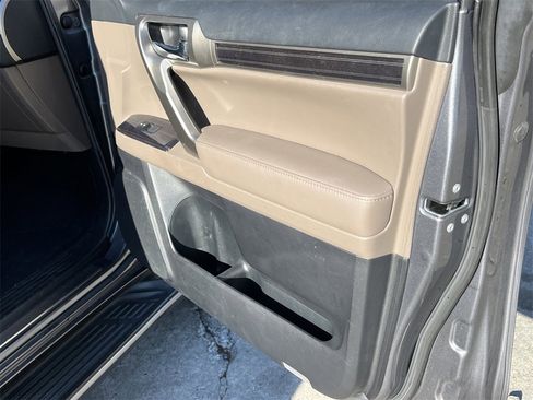 Used 2021 Lexus GX 460 Luxury image 11