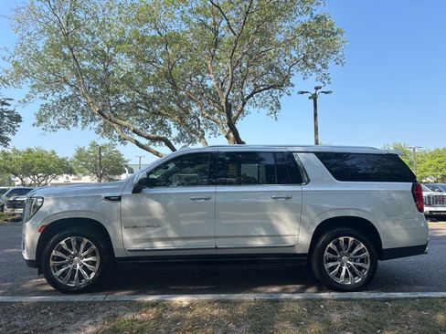 Used 2021 GMC Yukon XL Denali w/ Denali Premium Package RWD image 2