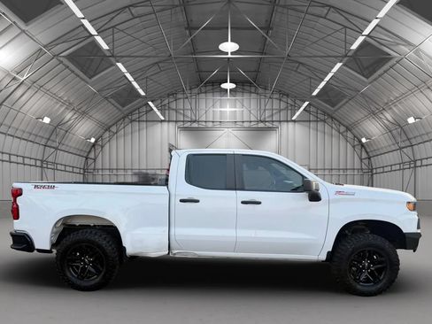 Used 2019 Chevrolet Silverado 1500 Custom Trail Boss w/ Custom Convenience Package AWD/4WD image 4
