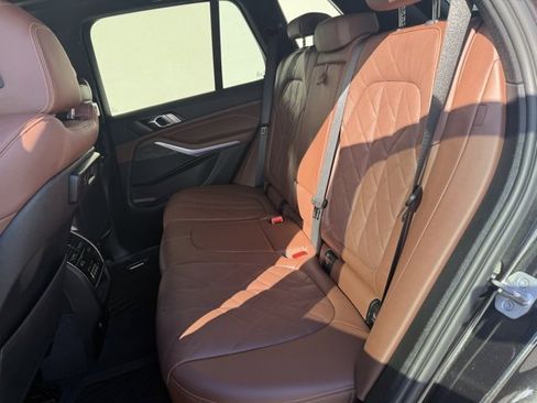 Used 2023 BMW X5 xDrive40i w/ Premium Package image 11