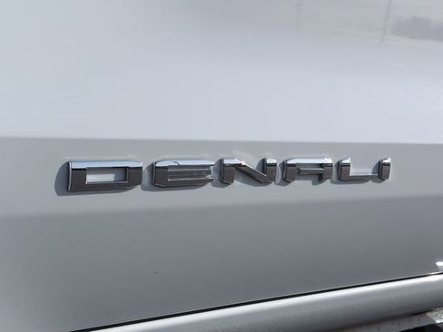 Certified 2025 GMC Canyon Denali image 30