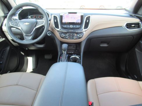 Used 2024 Chevrolet Equinox Premier FWD image 13