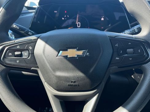 Used 2025 Chevrolet Trax LT image 29