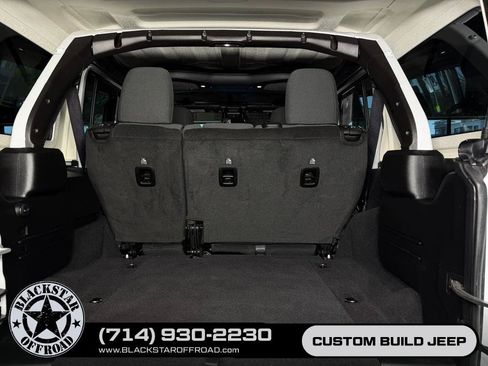 Used 2025 Jeep Wrangler Unlimited Rubicon AWD/4WD image 24