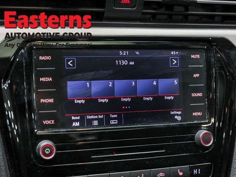 Used 2022 Volkswagen Passat 2.0T SE image 18