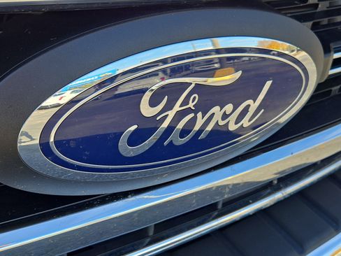 Used 2022 Ford F350 Lariat w/ Lariat Ultimate Package image 6