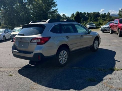 Used 2019 Subaru Outback 2.5i Premium AWD/4WD image 4