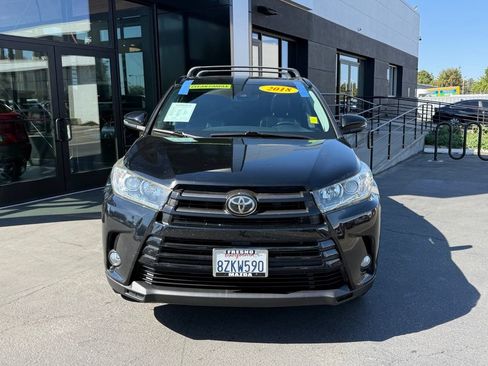 Used 2018 Toyota Highlander SE AWD/4WD image 3