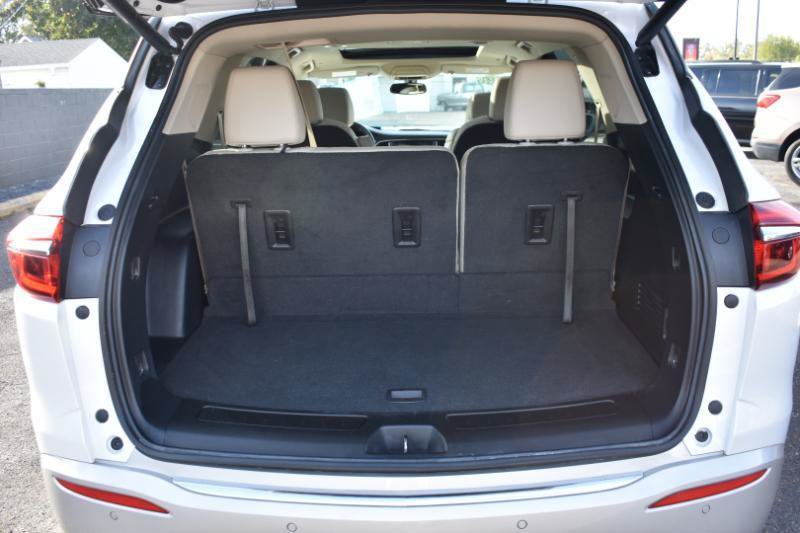 Used 2020 Buick Enclave Essence w/ Sound and Sites Package AWD/4WD image 9