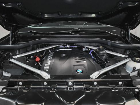 Used 2023 BMW X7 xDrive40i w/ M Sport Package image 77