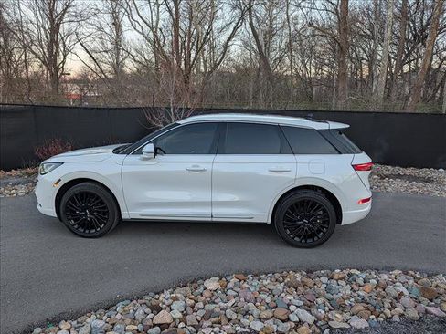 Certified 2022 Lincoln Corsair Reserve w/ Equipment Group 201A image 2