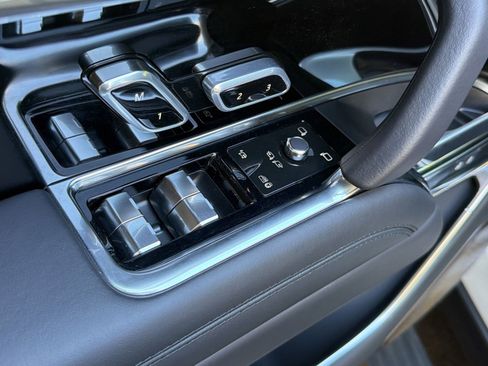 Used 2025 Land Rover Range Rover Autobiography AWD/4WD image 20