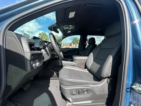 New 2026 Chevrolet Suburban LT RWD image 13