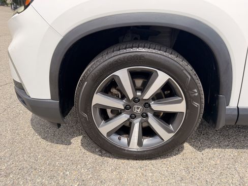 Used 2023 Honda Pilot Touring image 7
