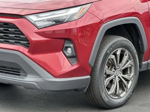 Used 2022 Toyota RAV4 XLE Premium AWD/4WD image 8