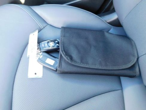 Used 2020 Buick Envision Premium image 32