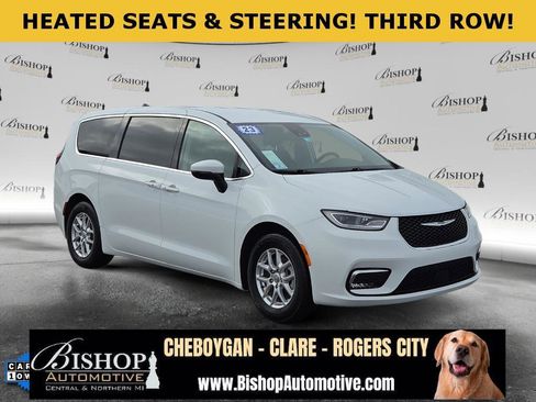 Used 2023 Chrysler Pacifica Touring-L image 1