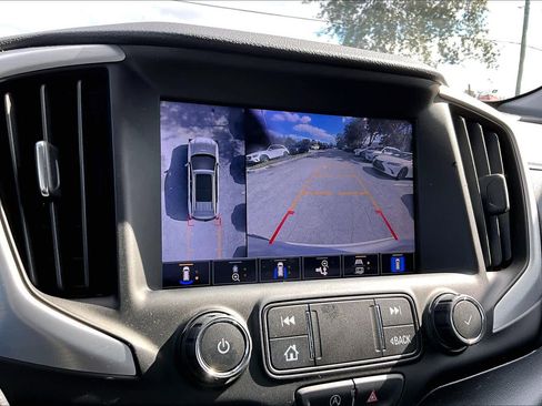 Used 2022 GMC Terrain SLT w/ Tech Package image 25