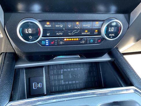 Used 2021 Ford Expedition XLT AWD/4WD image 32