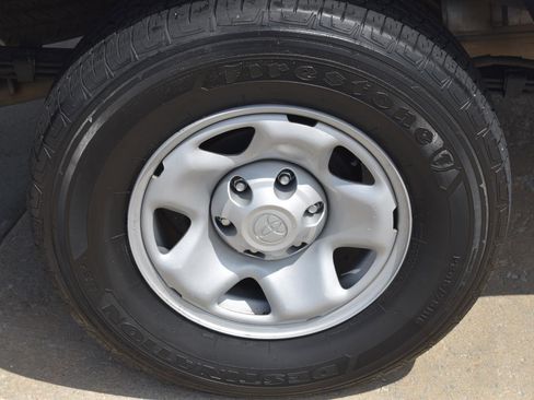 Used 2023 Toyota Tacoma SR w/ SR Convenience Package RWD image 13