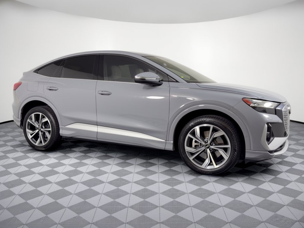 Used 2023 Audi Q4 e-tron Prestige AWD/4WD image 8
