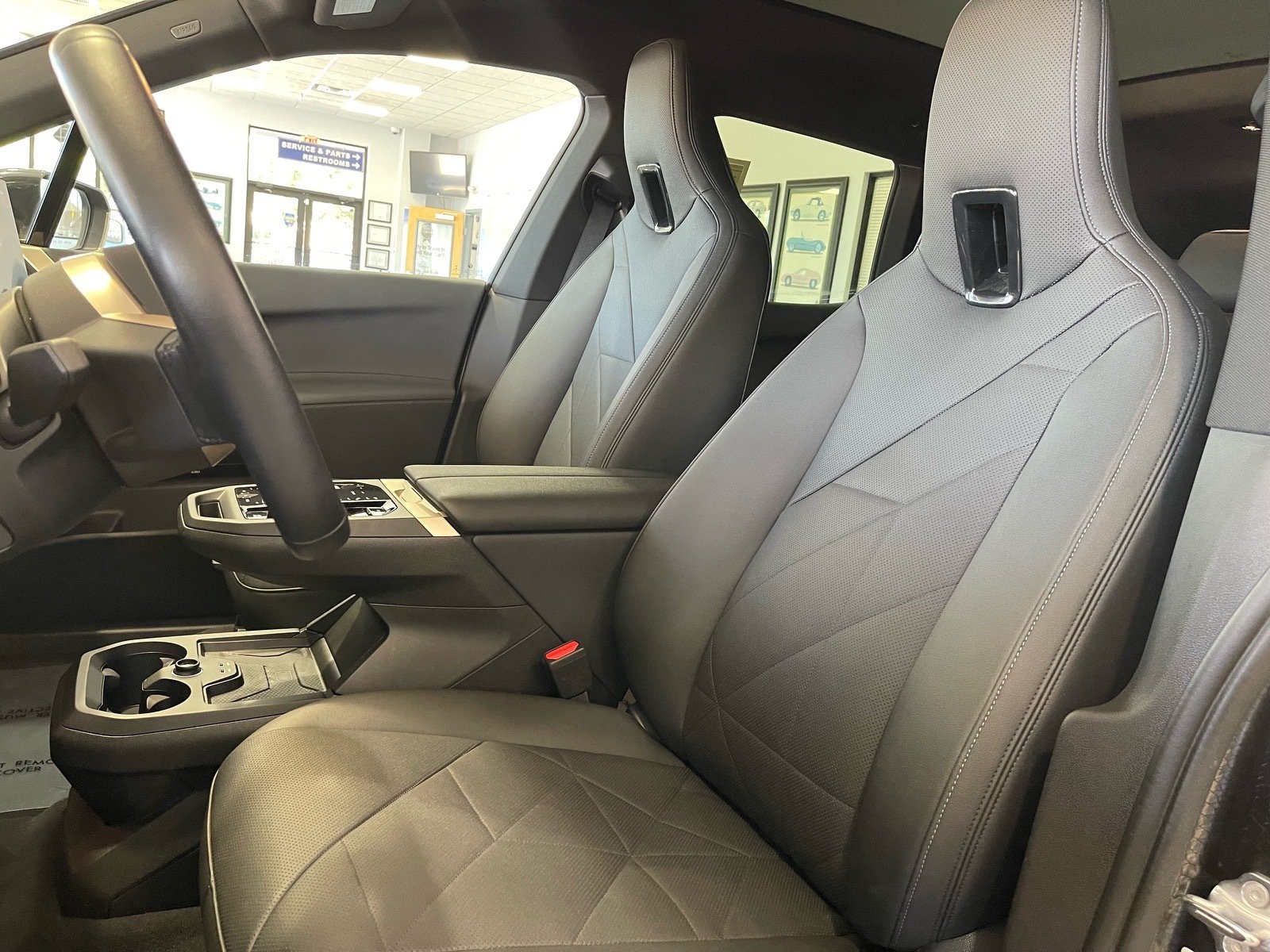 Used 2022 BMW iX xDrive50 w/ Premium Package AWD/4WD image 26