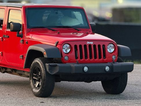 Used 2017 Jeep Wrangler Unlimited Sport w/ Connectivity Group AWD/4WD image 15