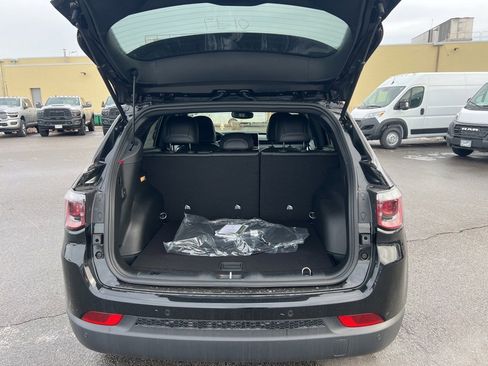 New 2026 Jeep Compass Limited image 17