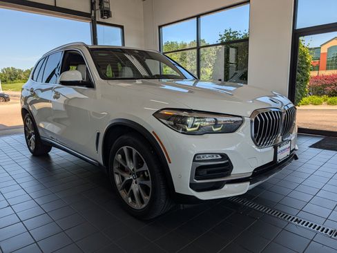 Used 2021 BMW X5 xDrive40i w/ Premium Package AWD/4WD image 1