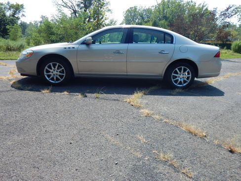 Used 2007 Buick Lucerne CXL image 2