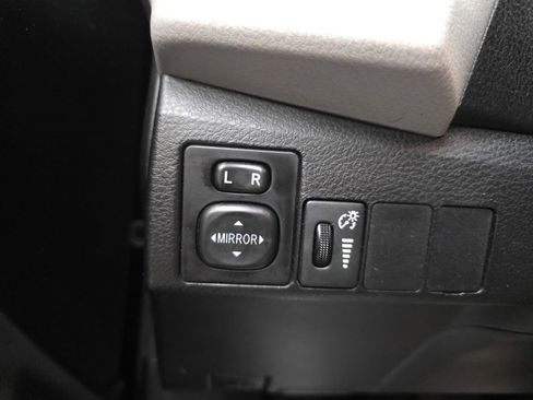 Used 2014 Toyota Corolla LE image 24