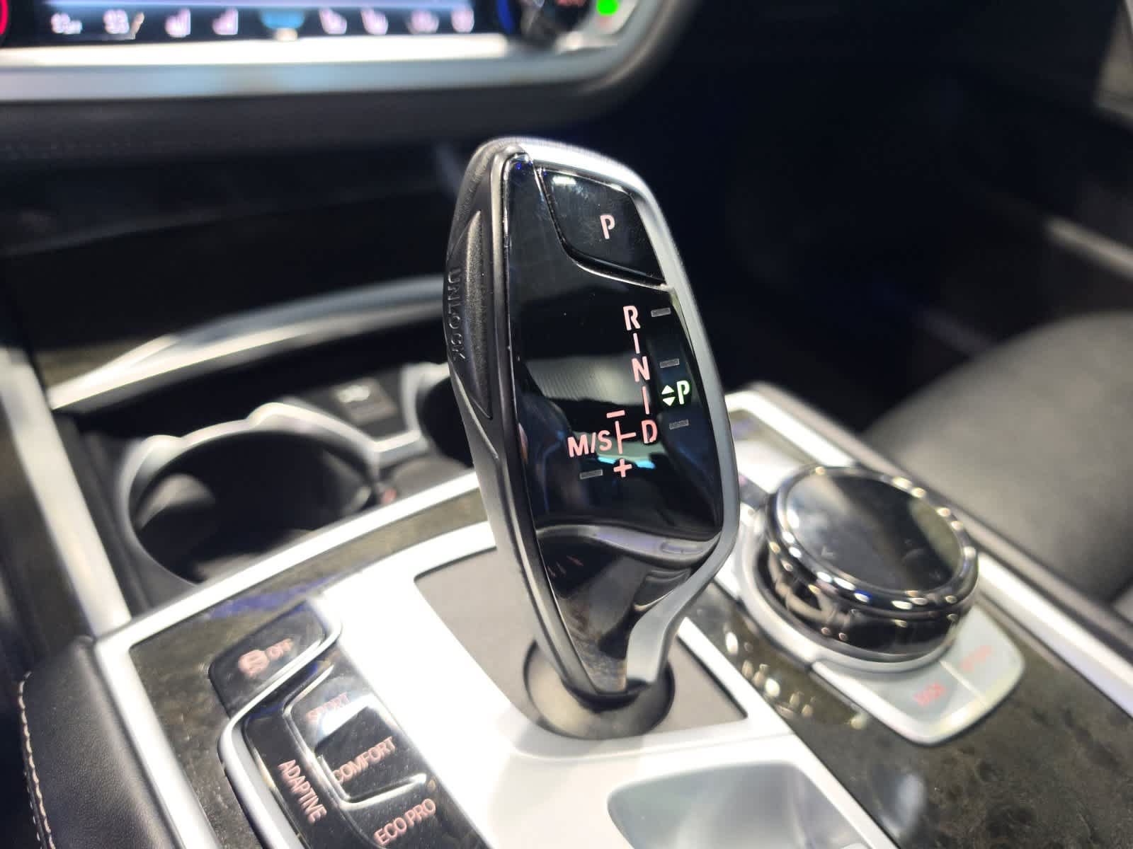 Used 2022 BMW 750i xDrive w/ Executive Package AWD/4WD image 30
