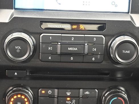 Used 2018 Ford F150 XL w/ Equipment Group 101A Mid AWD/4WD image 26