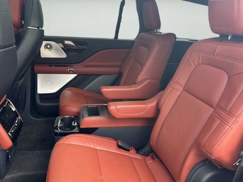 Used 2025 Lincoln Aviator Reserve w/ Luxury Package AWD/4WD image 22