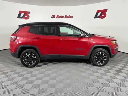 Used 2020 Jeep Compass Trailhawk AWD/4WD image 7